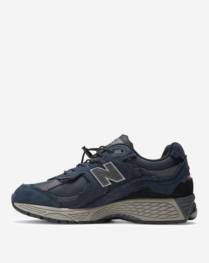 Shop New Balance 2002R M2002RDO grey | SNIPES USA