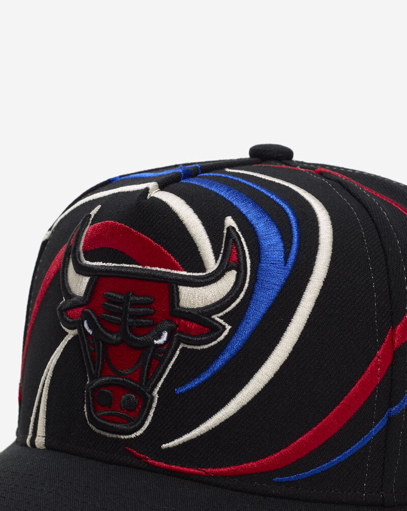 Mitchell  Ness Chicago Bulls Pro Pinch Swirl Snapback Hat HP14507-CBUBLCK Black 2