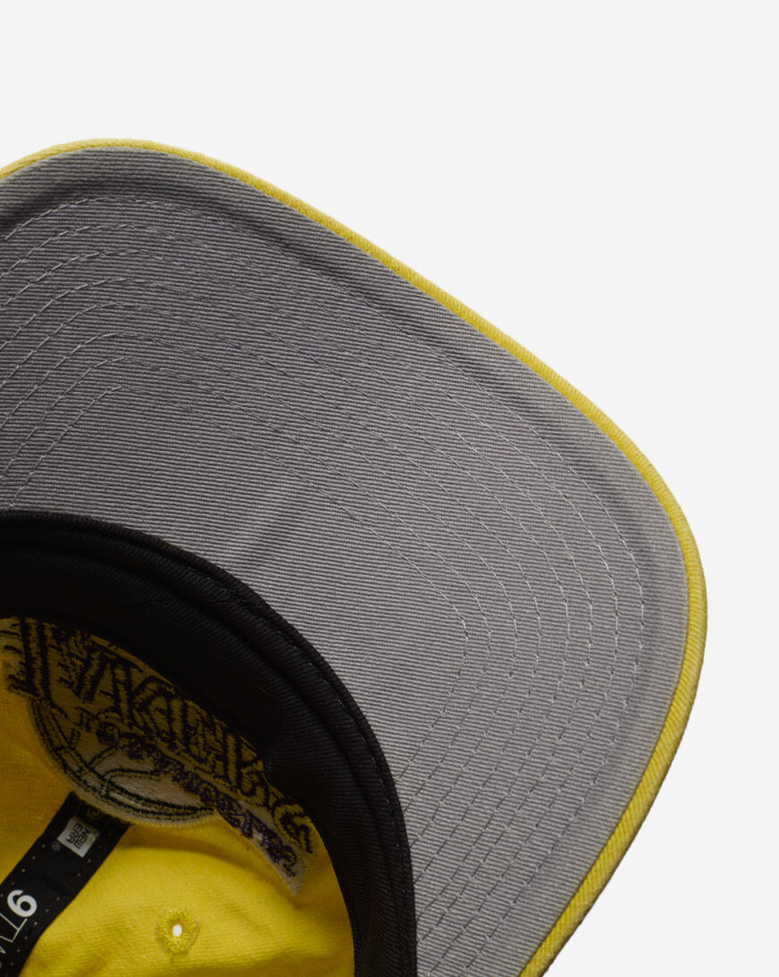 Shop New Era 9Twenty Washed Los Angeles Lakers Adjustable
