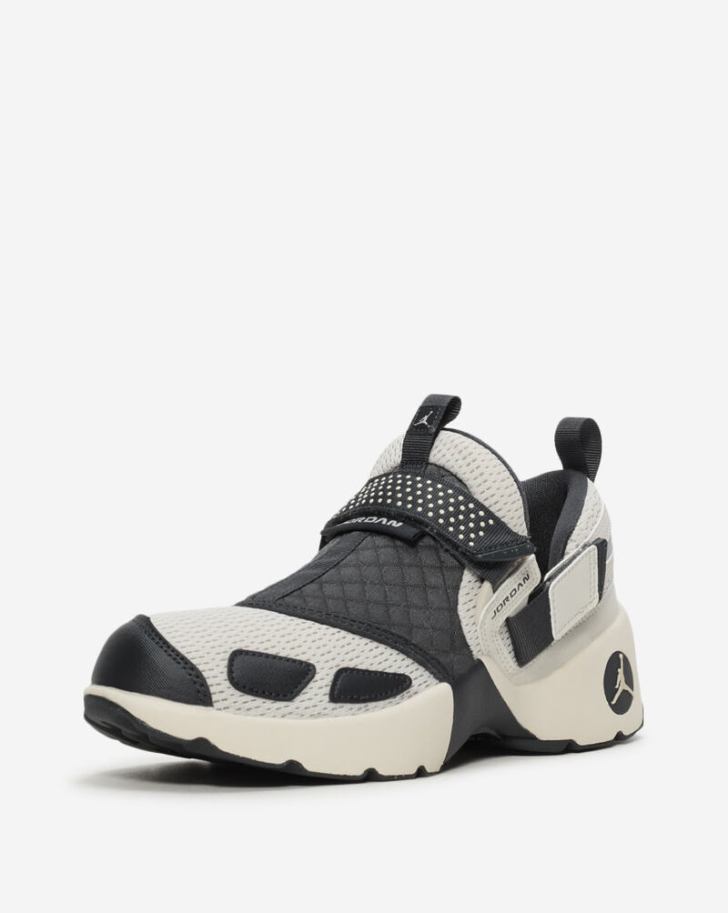 Jordan Trunner LX HQ2164-102 cream 2