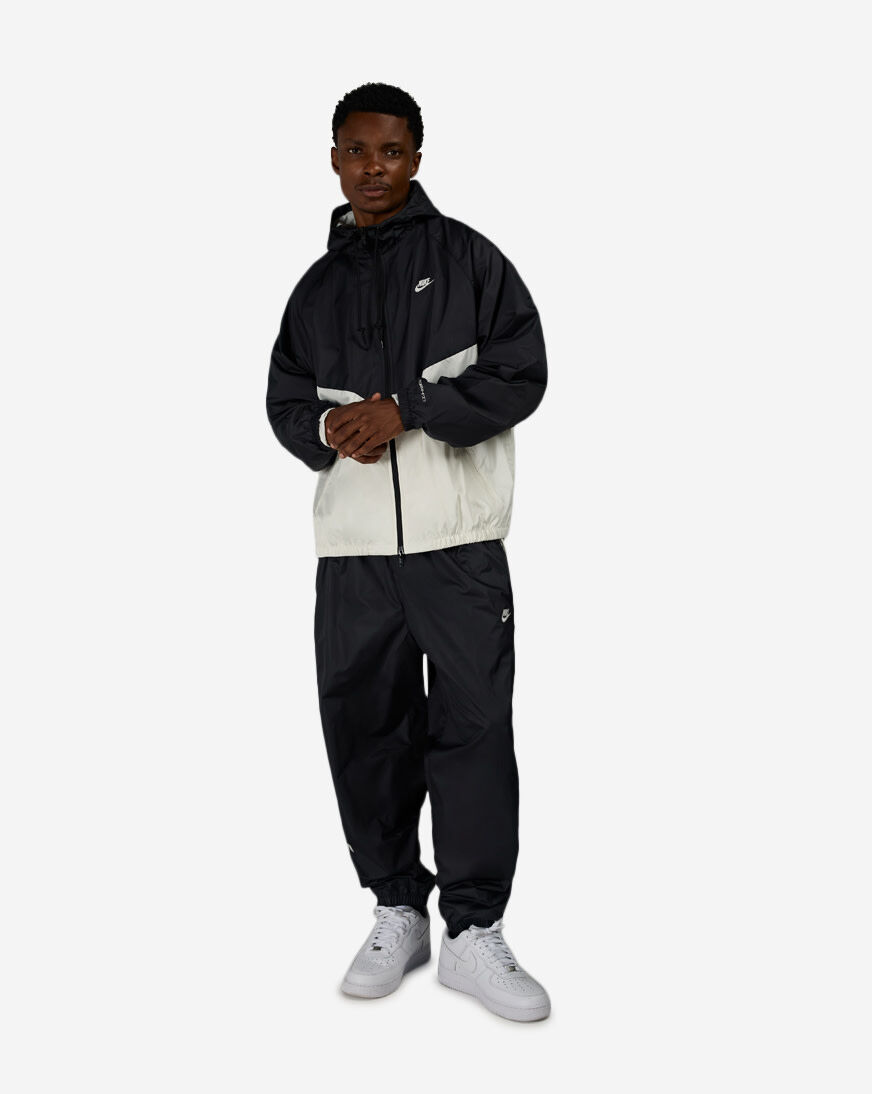 Shop Nike Windrunner Lined Jacket HV8369-013 black | SNIPES USA