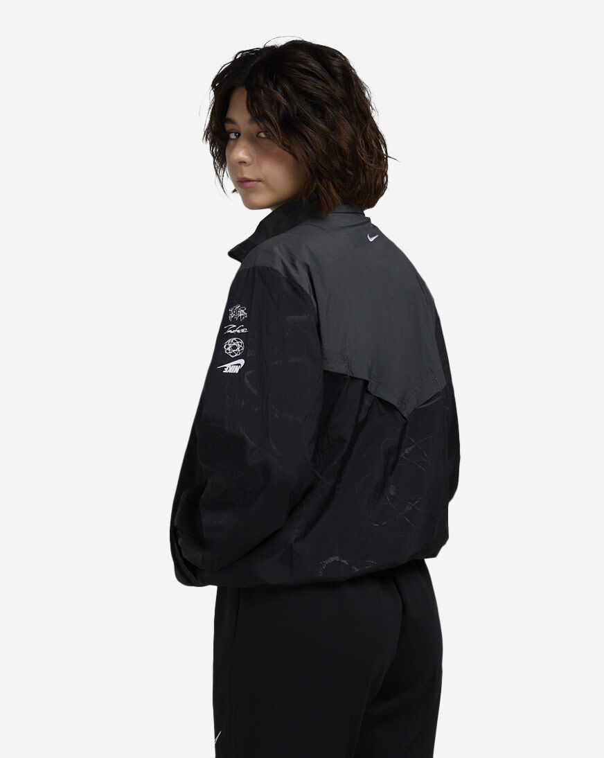 Shop Nike NSW Breaking Windrunner HF6065-010 black | SNIPES USA