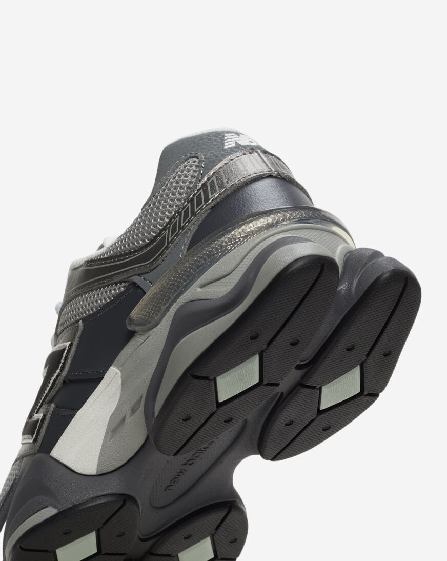 Shop New Balance 9060 U906051K black | SNIPES USA