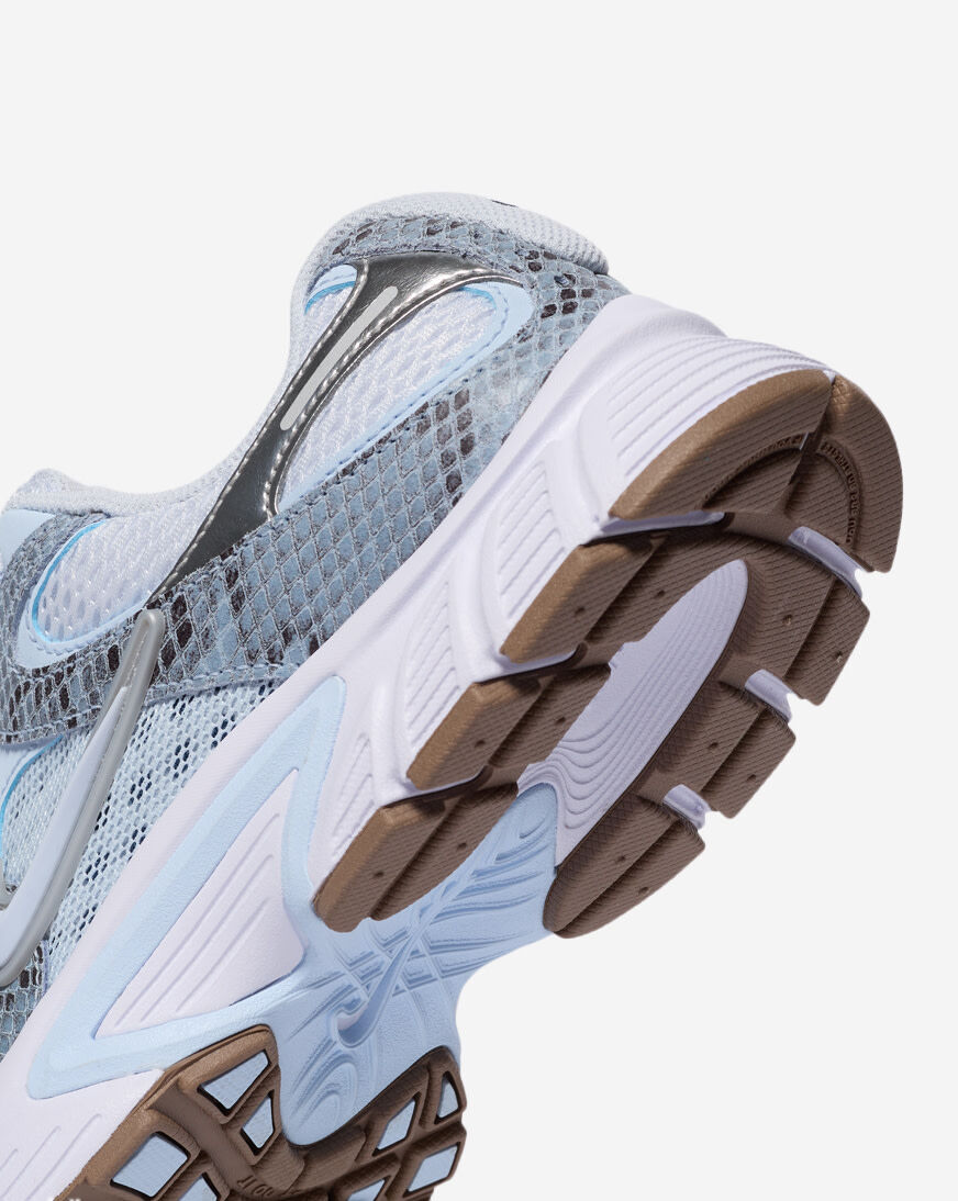 Shop Nike V5 RNR Premium IR1381-001 grey | SNIPES USA