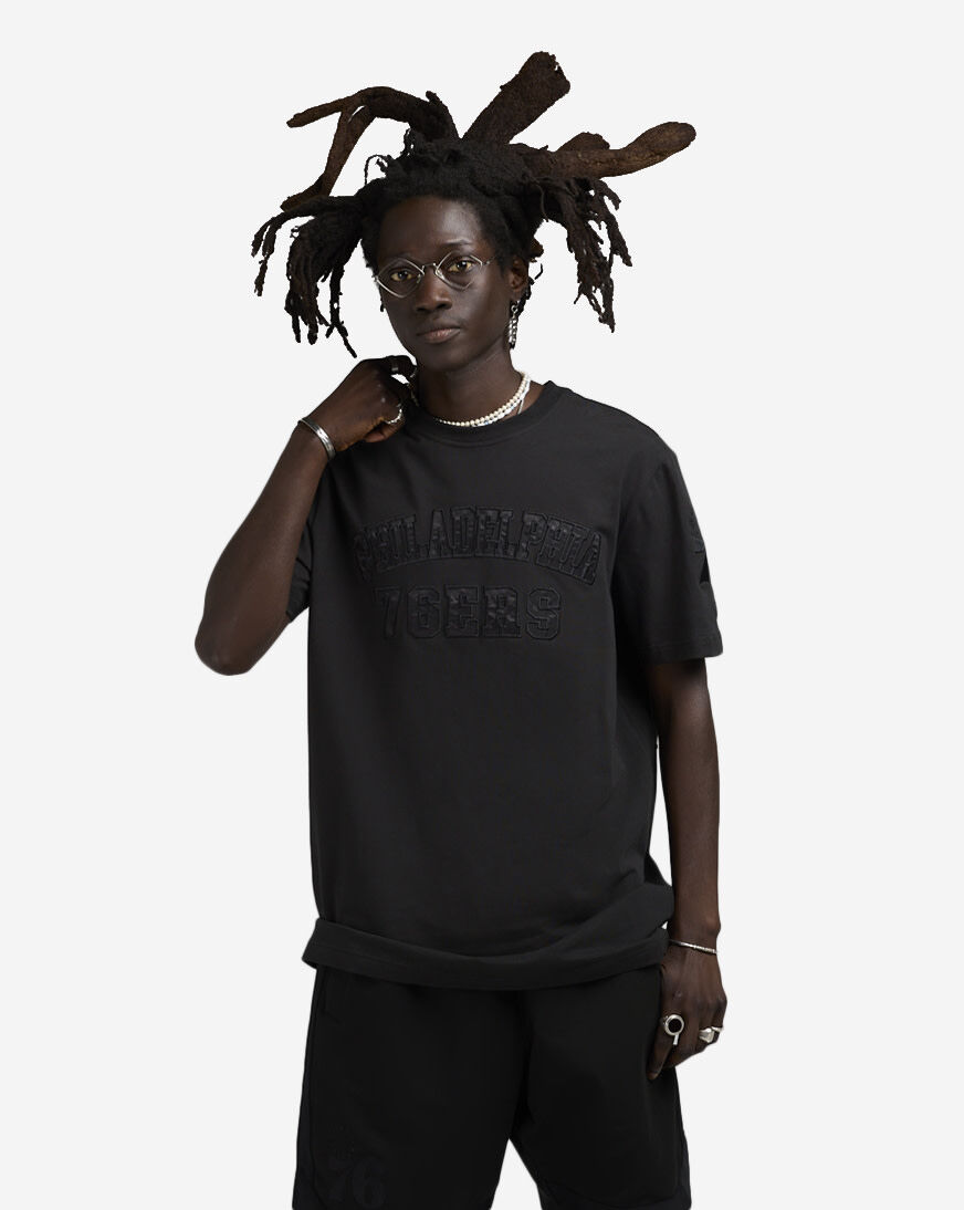 Shop New Era Philadelphia Sixers Tee 60597209 black | SNIPES USA