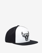 Chicago Bulls Front Post Snapback Hat