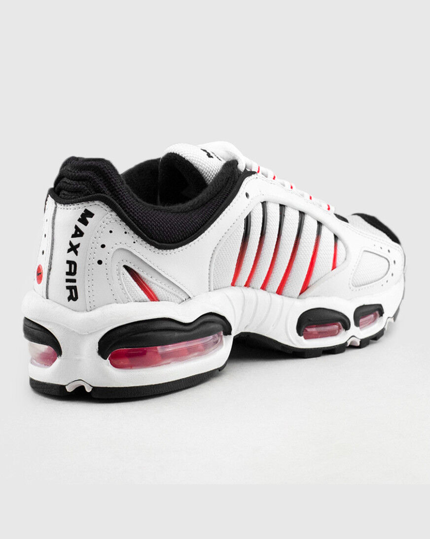 snipes nike tailwind