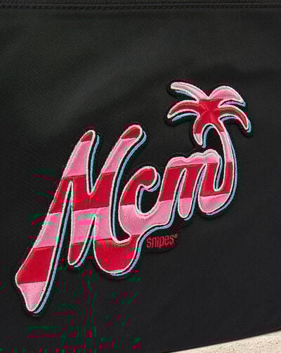 MCM x SNIPES Aren Flat Pouch Medium MCM x SNIPES Aren Flat Pouch Medium