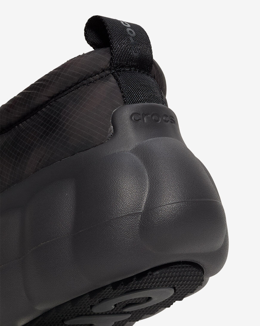 Shop Crocs Overpuff Shorty 211562-001 black | SNIPES USA