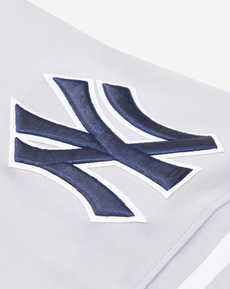 PRO STANDARD New York Yankees Classic Chenille Double Knit Tee  LNY131891-GRY Grey 4