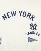 PRO STANDARD Big Girls' New York Yankees Retro Classic Rib Fleece Crewneck LNYBC315166-EMN cream 2