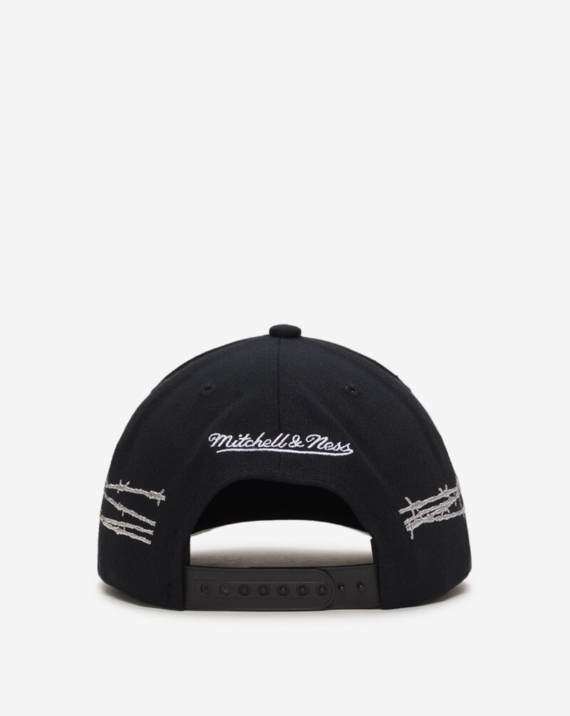 Mitchell  Ness Chicago White Sox Pro Pinch Barbwire Snapback Hat HP14682-CWSBLCK Black 3