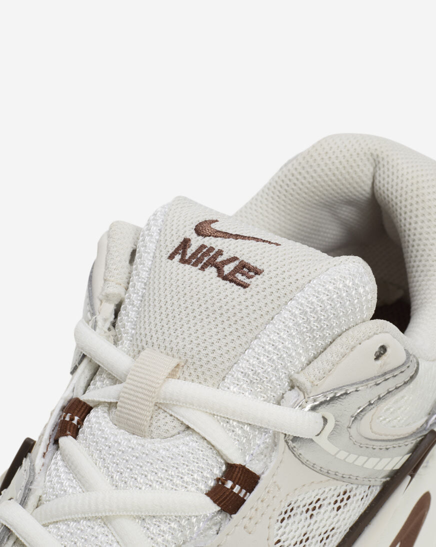 [Nike] V5 RNR WHITE BROWN(W) HQ7901-102 送料無料 Shop Nike V5 RNR HQ7901-102 silver | SNIPES USA