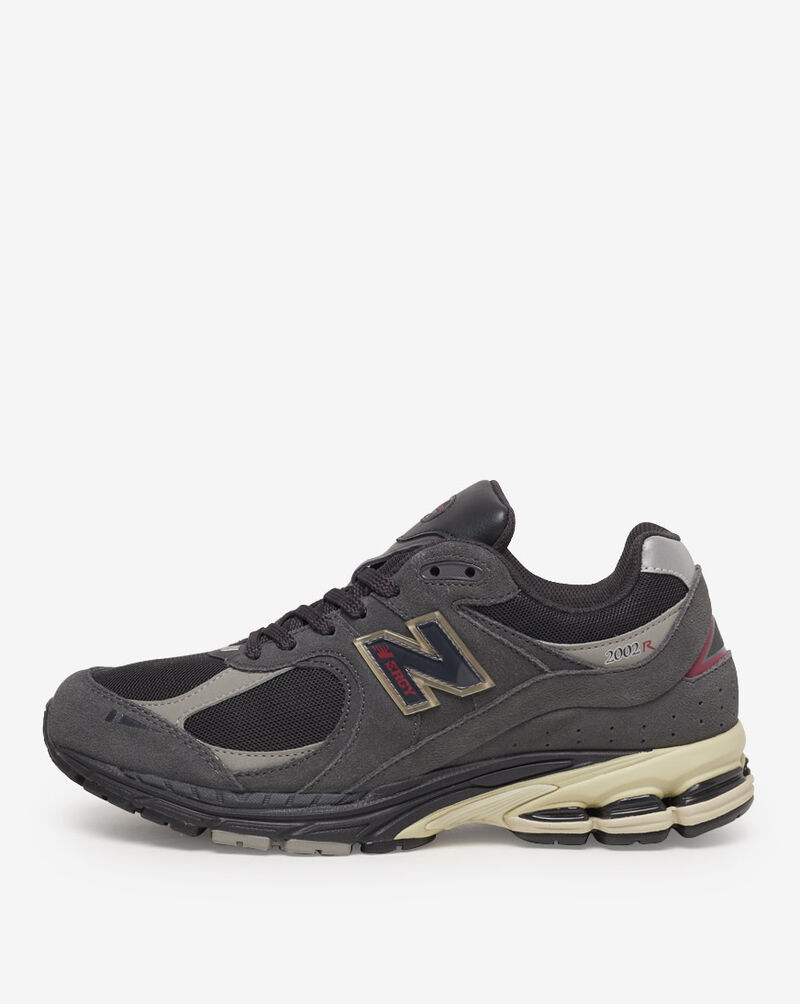 Shop New Balance 2002 M2002RGV grey | SNIPES USA