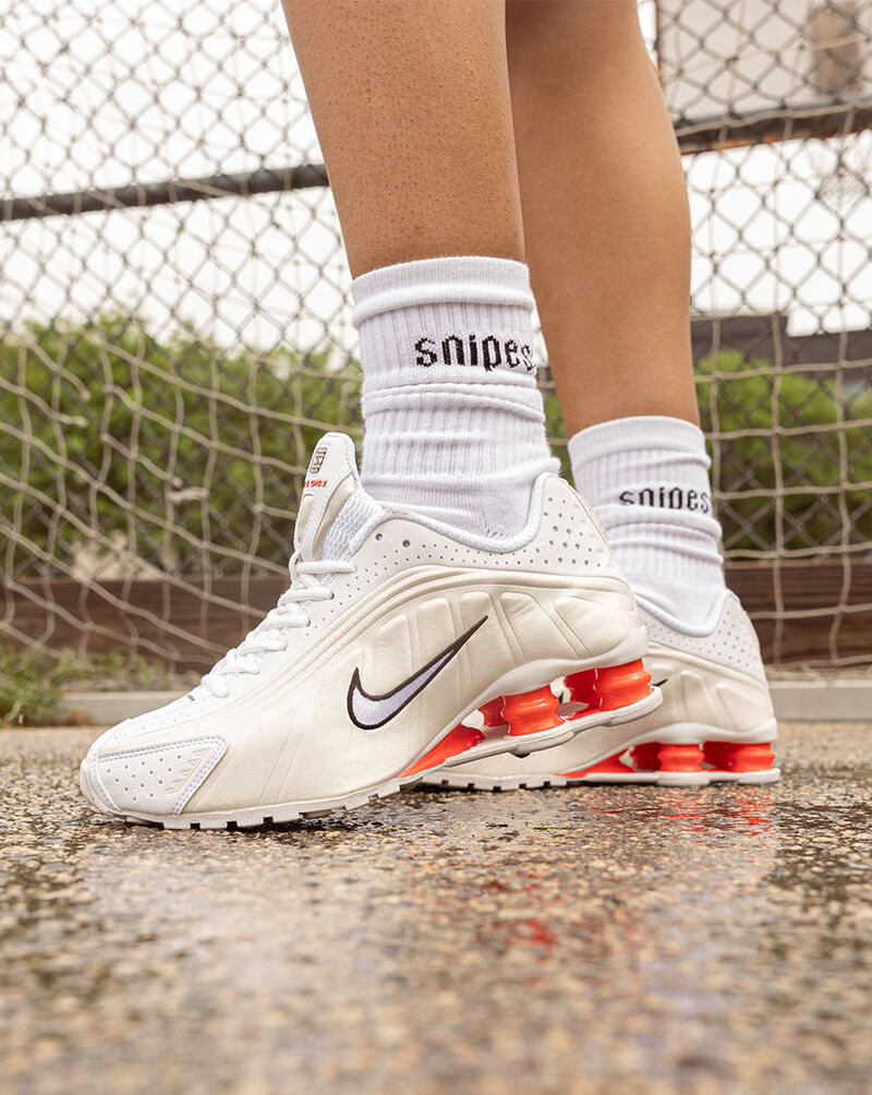 Nike Shox R4 AR3565-103 White 8
