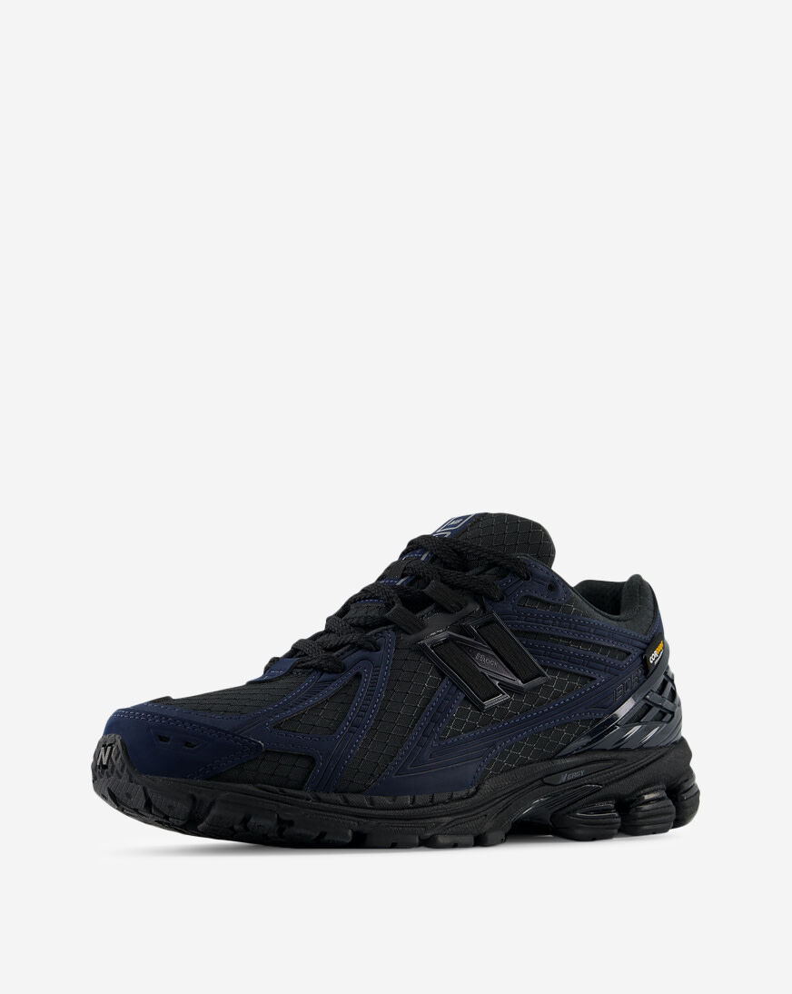 Shop New Balance 1906R M1906RWE black | SNIPES USA