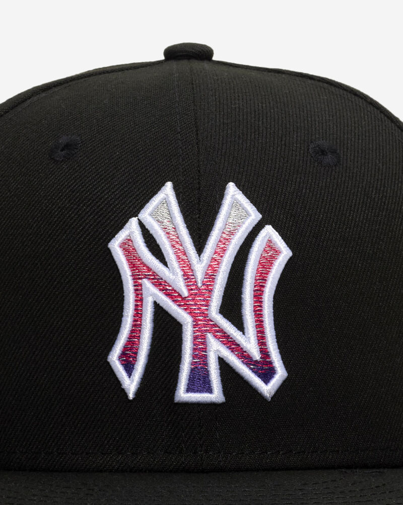 New Era 59Fifty New York Yankees Gradient Logo Fitted Hat 71043146 Black 2