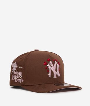 9Fifty New York Yankees V-Day A-Frame Snapback Hat