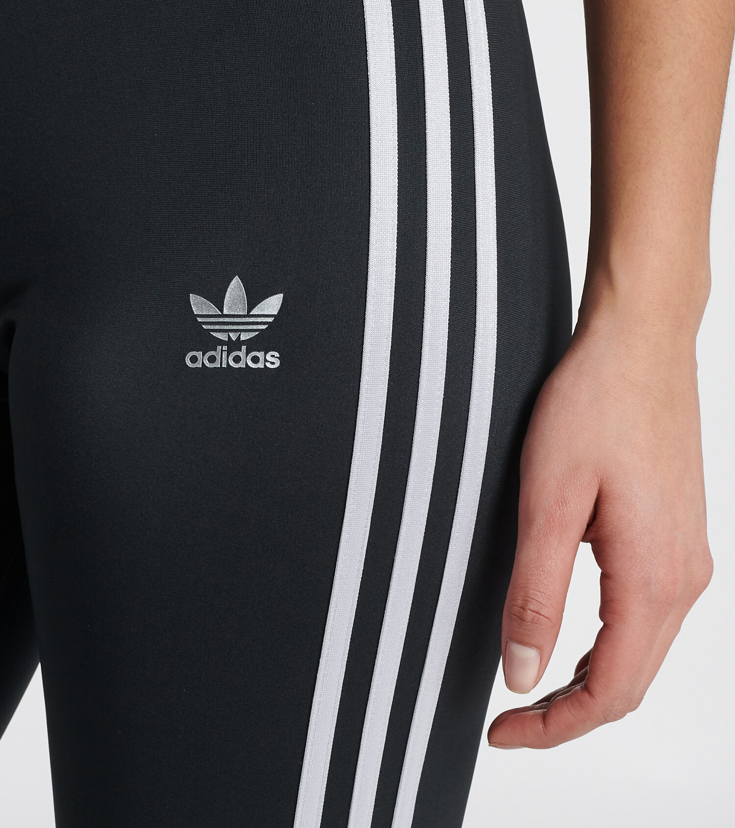 アディカラー クラシックス ハイシャイン ストレートレッグ　M　HF7529 adidas Adicolor Classics High Shine Straight Leg Track Pants