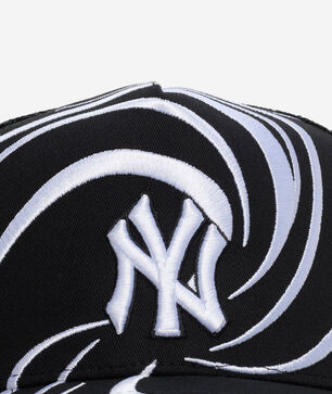 New York Yankees Pro Pinch Swirl Snapback Hat