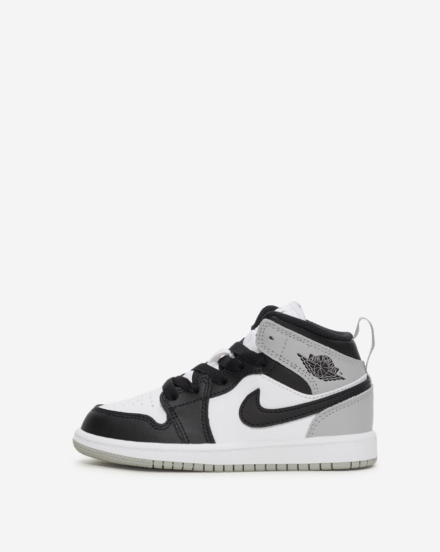 Shop Jordan Little Kids' Air Jordan 1 Mid DQ8424-101 white