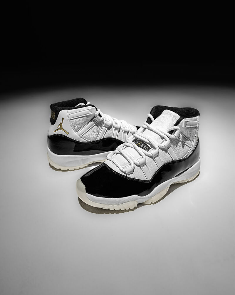 white jordan 11's
