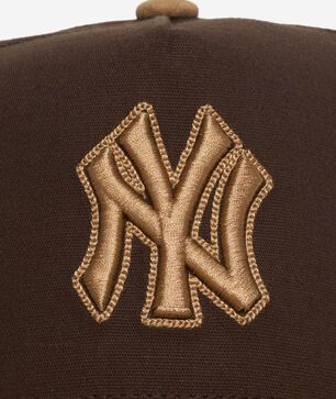 New York Yankees Pro Pinch Lux Chain Snapback Hat