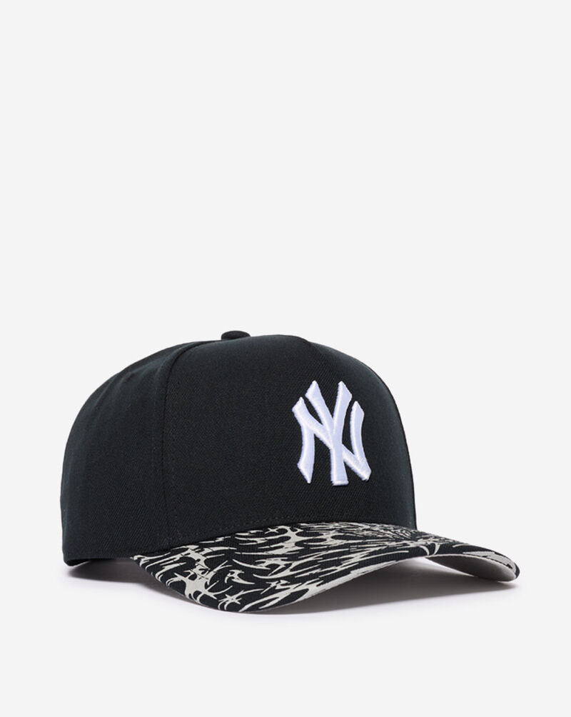 Mitchell  Ness New York Yankees Pro Pinch Tribal Shine Snapback Hat HP20522-NYYBKSV Black 1