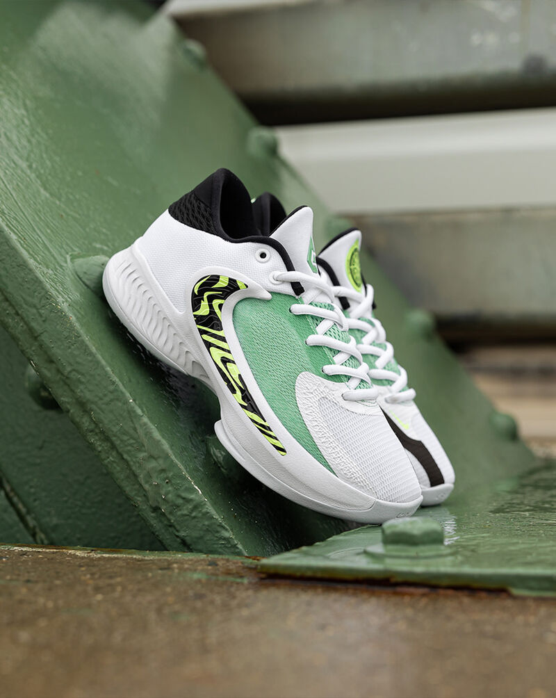 Shop Nike Grade School Zoom Freak 4 DQ0553-100 white  display picture 3