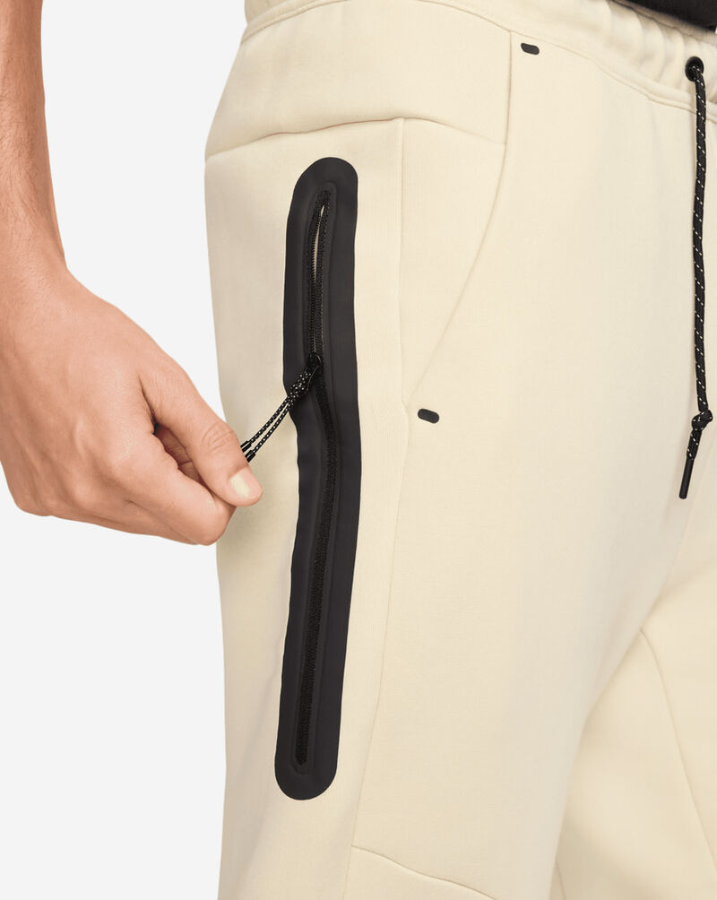 Nike Tech Fleece Joggers HV0959-234 cream 3