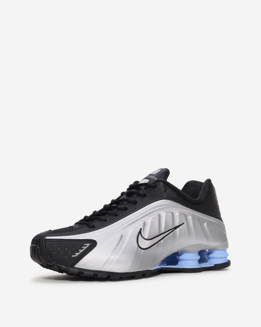 Shop Nike Shox R4 HQ1988-004 silver | SNIPES USA Shop Nike Shox R4 HQ1988-004 silver | SNIPES USA
