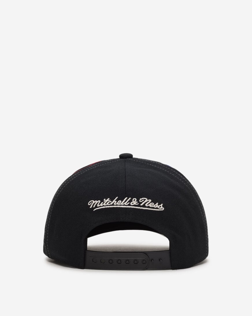 ミッチェルアンドネス シカゴブルズPRO PINCH SNAPBACKキャップ Mitchell & Ness Chicago Bulls 1st Championship Two Tone Pro