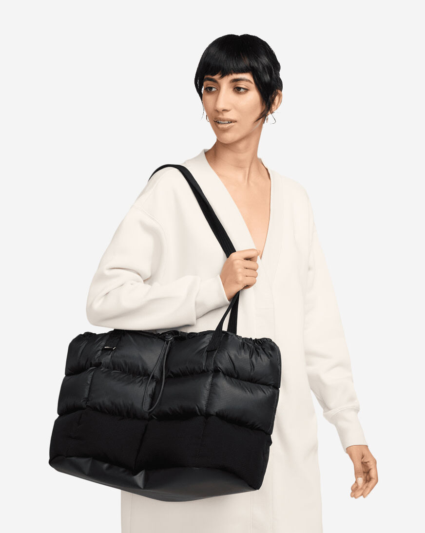 ナイキ パフル トートバッグ 24L FZ1316-010 ブラック Nike Sportswear Puffle Tote Bag (24L) 'Black' – TĀKOUT NY