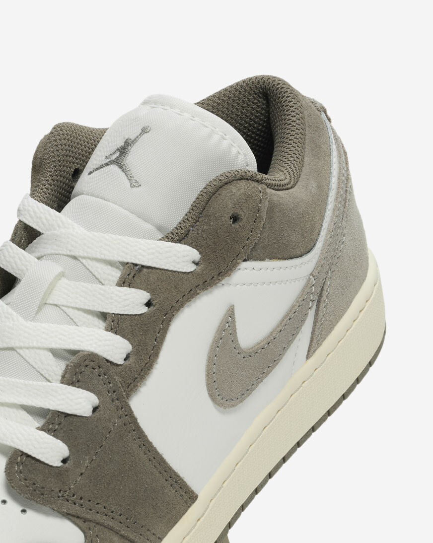 Shop Jordan Big Kids' Air Jordan 1 Low 553560-026 grey | SNIPES USA