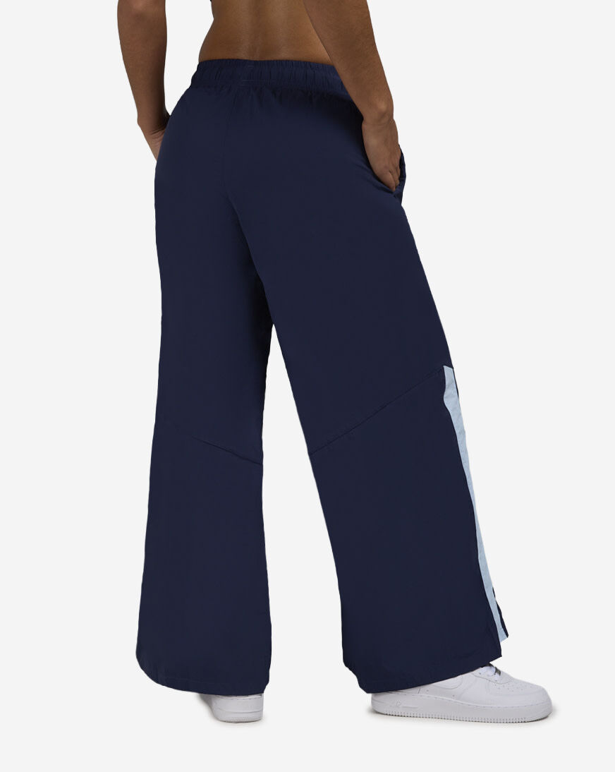 Shop Nike NSW Wide-Leg Woven Pants IH8508-410 blue | SNIPES USA