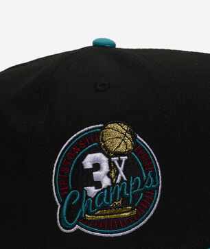 9Fifty Detroit Pistons Metallic A-Frame Snapback Hat