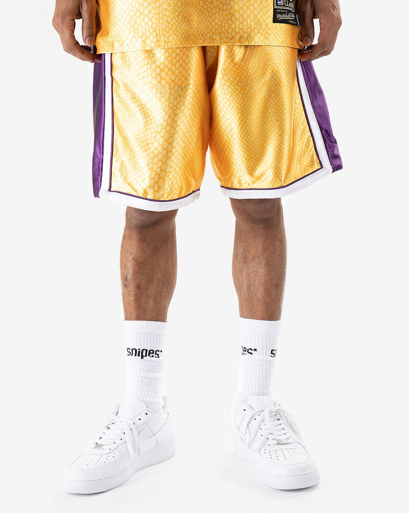 Mitchell & Ness Los Angeles Lakers HOF Reversible Shorts SHORGS20052-LALGOLDKBR Gold 1