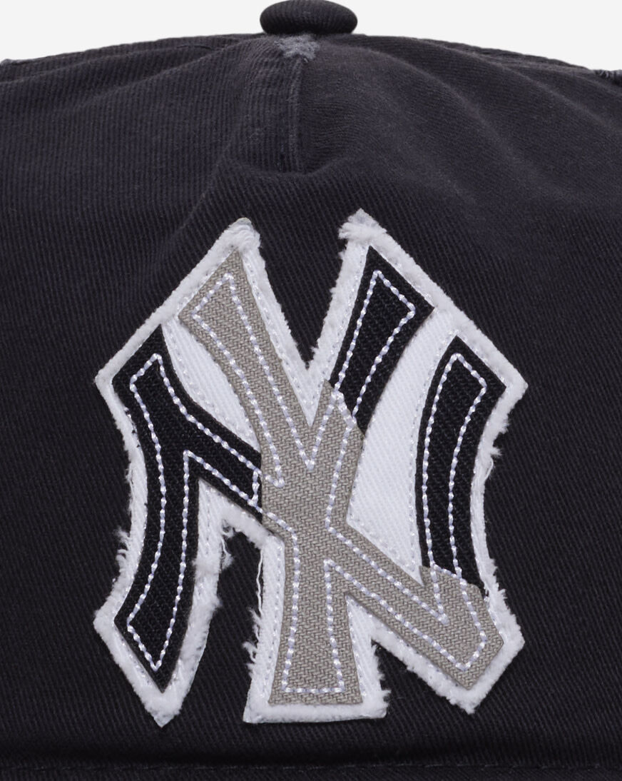 Shop New Era 19Twenty New York Yankees Frayed Snapback Hat