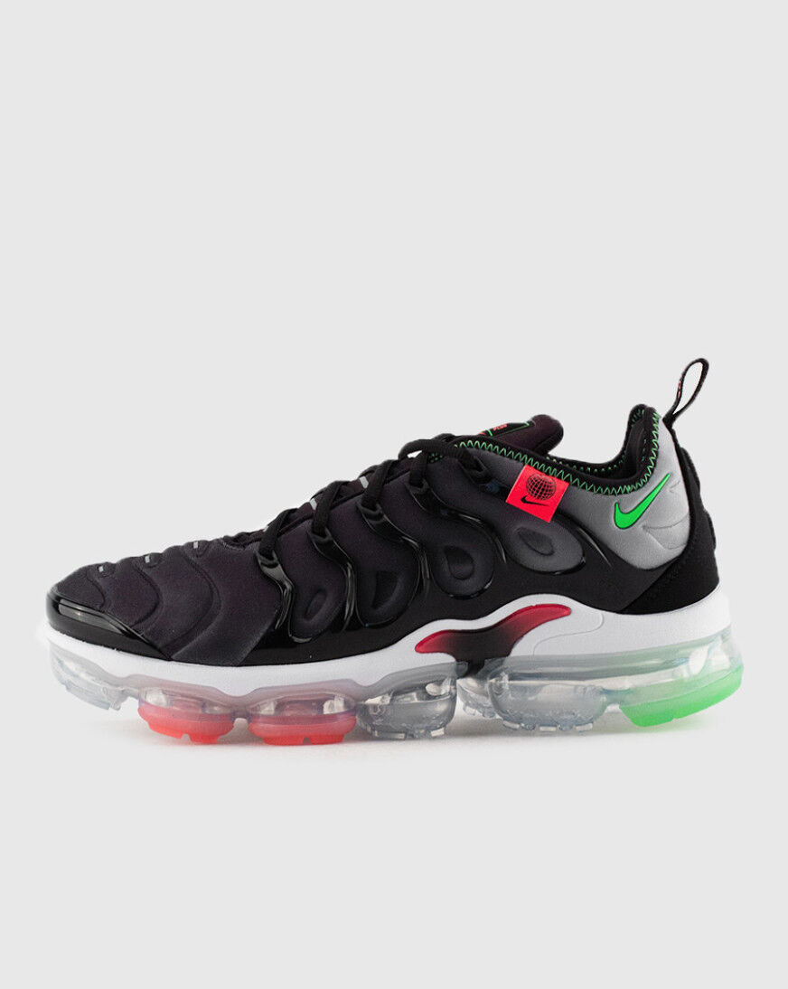 black vapormax plus mens