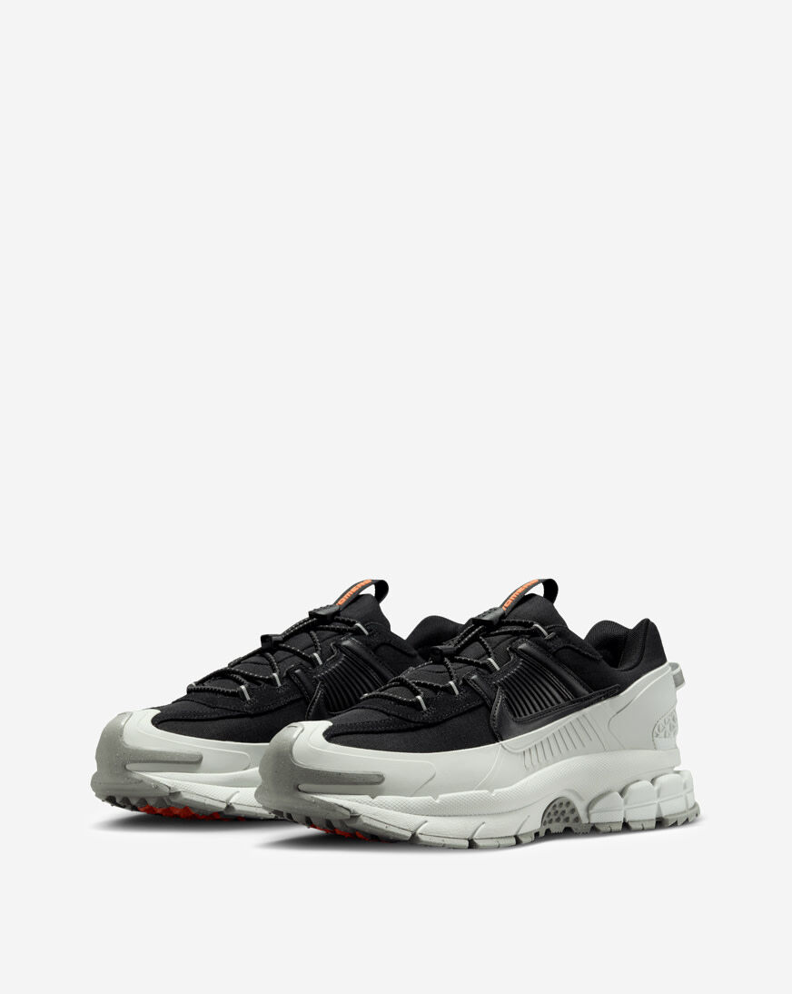 Shop Nike Vomero Roam FV2295-001 black | SNIPES USA Shop Nike Vomero Roam FV2295-001 black | SNIPES USA