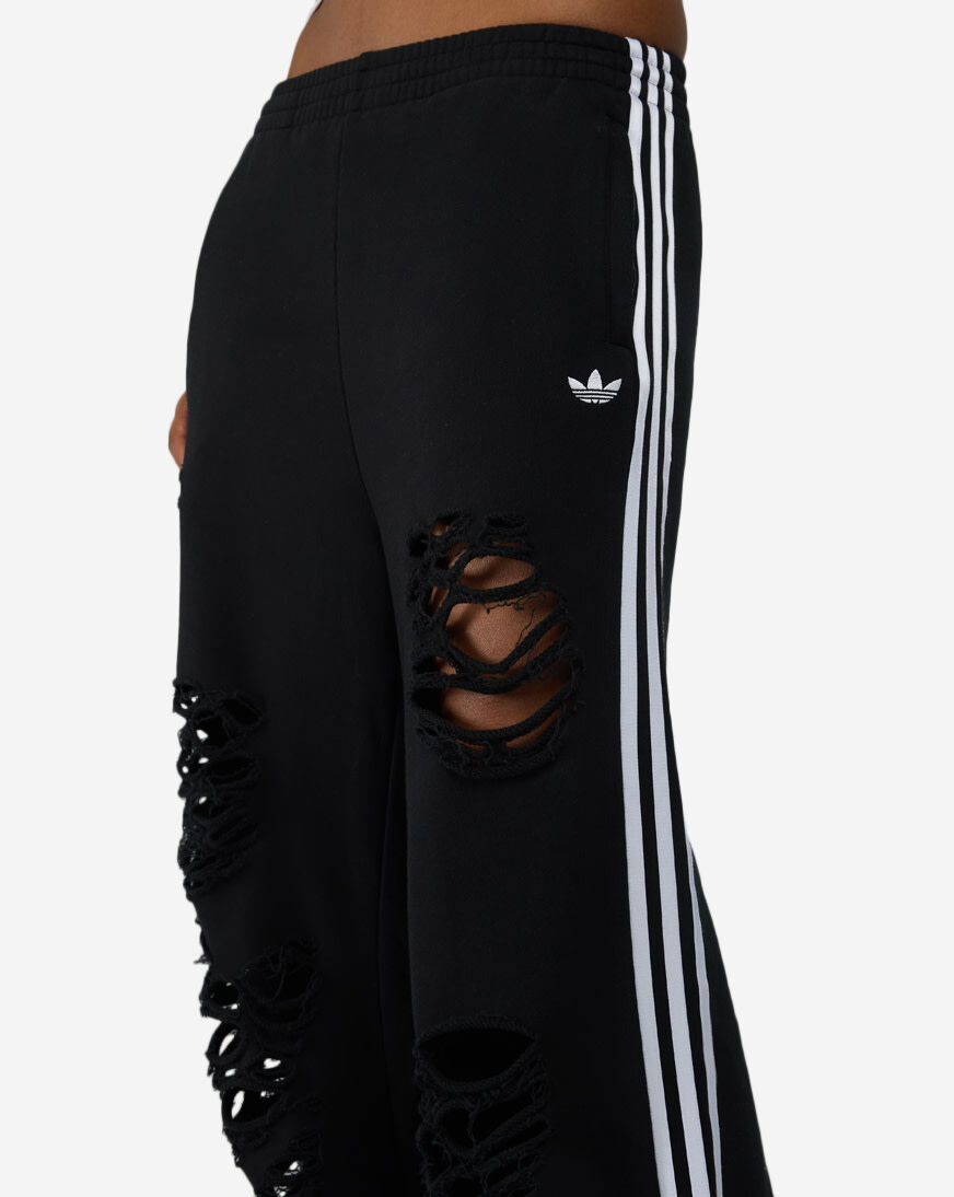 Shop adidas Originals Distressed sweatpants KW8254 black | SNIPES USA