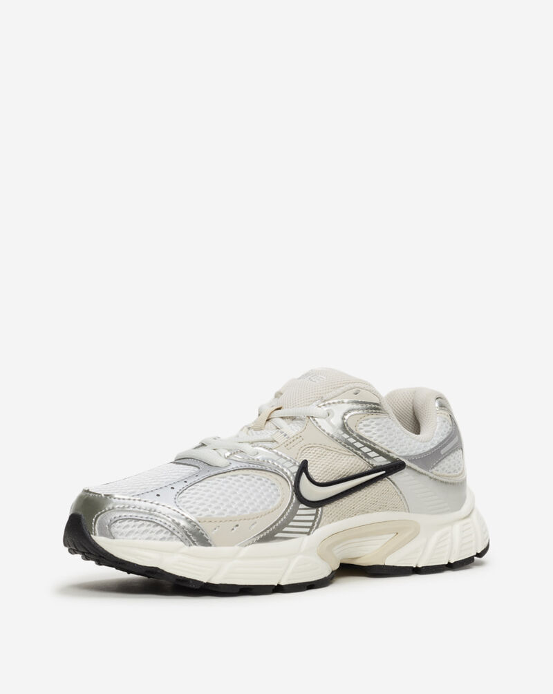 Nike V5 RNR HQ7901-104 cream 2