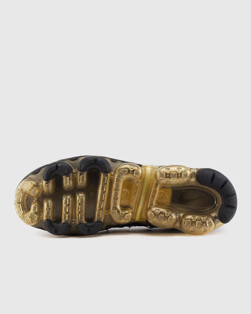 nike vapormax plus black gold