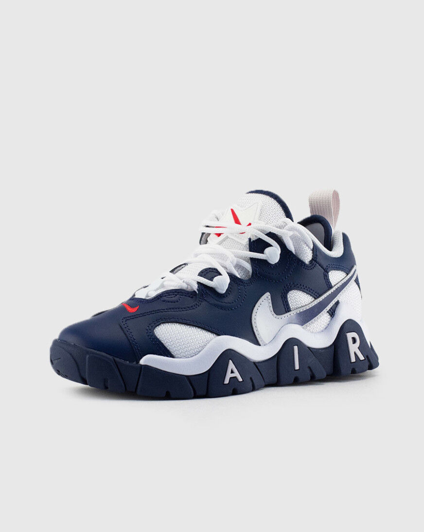 Nike air barrage low grade school Clearance