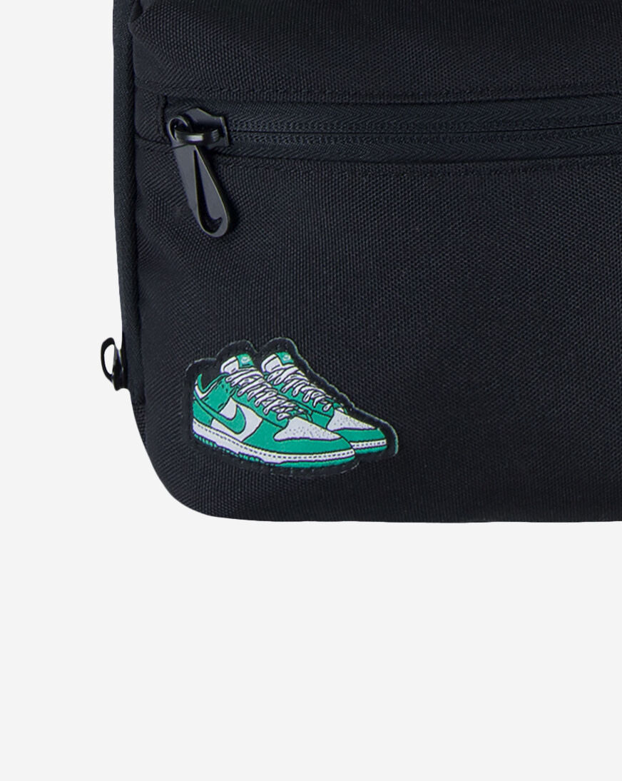 Shop Nike Patch Lunch Tote Bag 9A3089-023 black | SNIPES USA