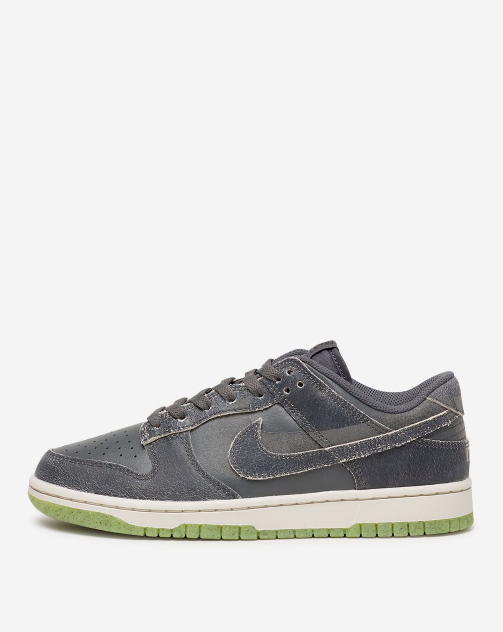 Shop Nike Dunk Low PRM DQ7681-001 grey | SNIPES USA