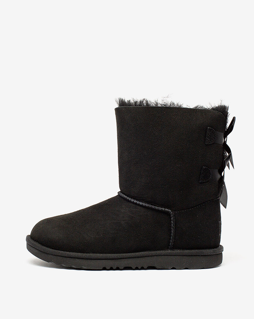 boys grade school uggs