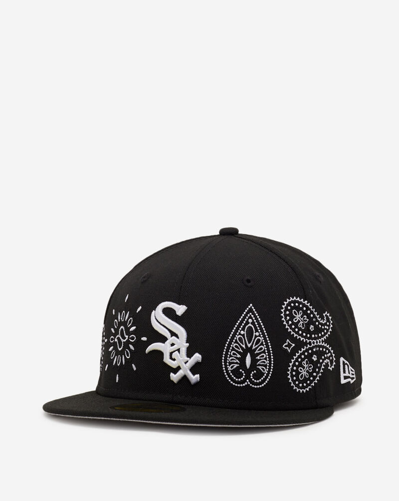 Shop New Era 5950 White Sox Bandana Fitted Hat 60180861 black | SNIPES USA