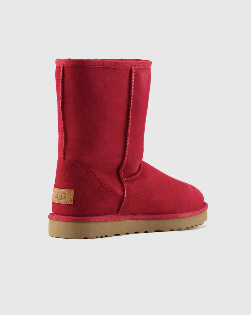 red classic uggs