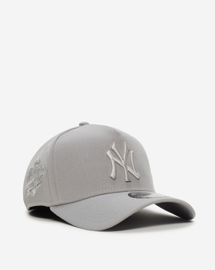Shop New Era 39Thirty New York Yankees Stretch Fit Fitted Hat